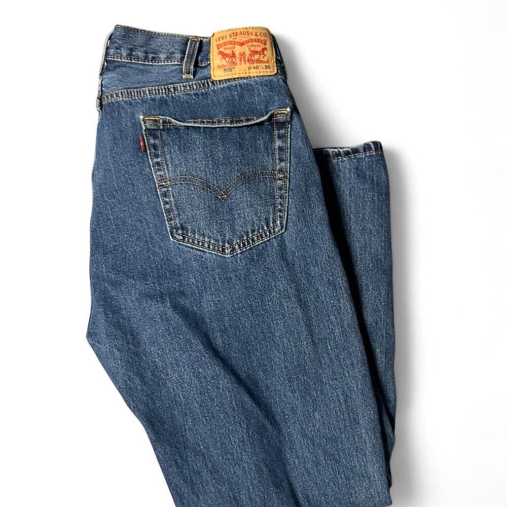 40 x 30 Levi’s 505 medium wash straight leg denim jeans perfectly worn